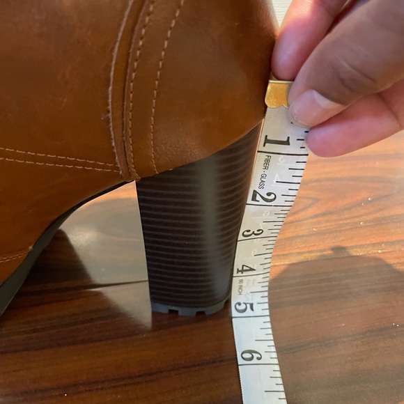 JustFab Shandee Sherpa Heeled Cognac Boots 8.5 - Picture 10 of 12